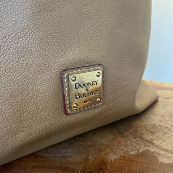 Dooney & Bourke Handbags - Dooney & Bourke handbag